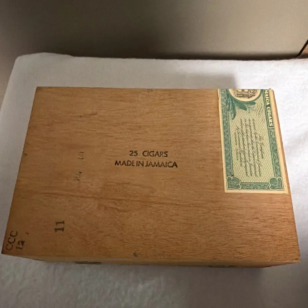 Vintage royal jamaica Cigar Box Wooden Empty